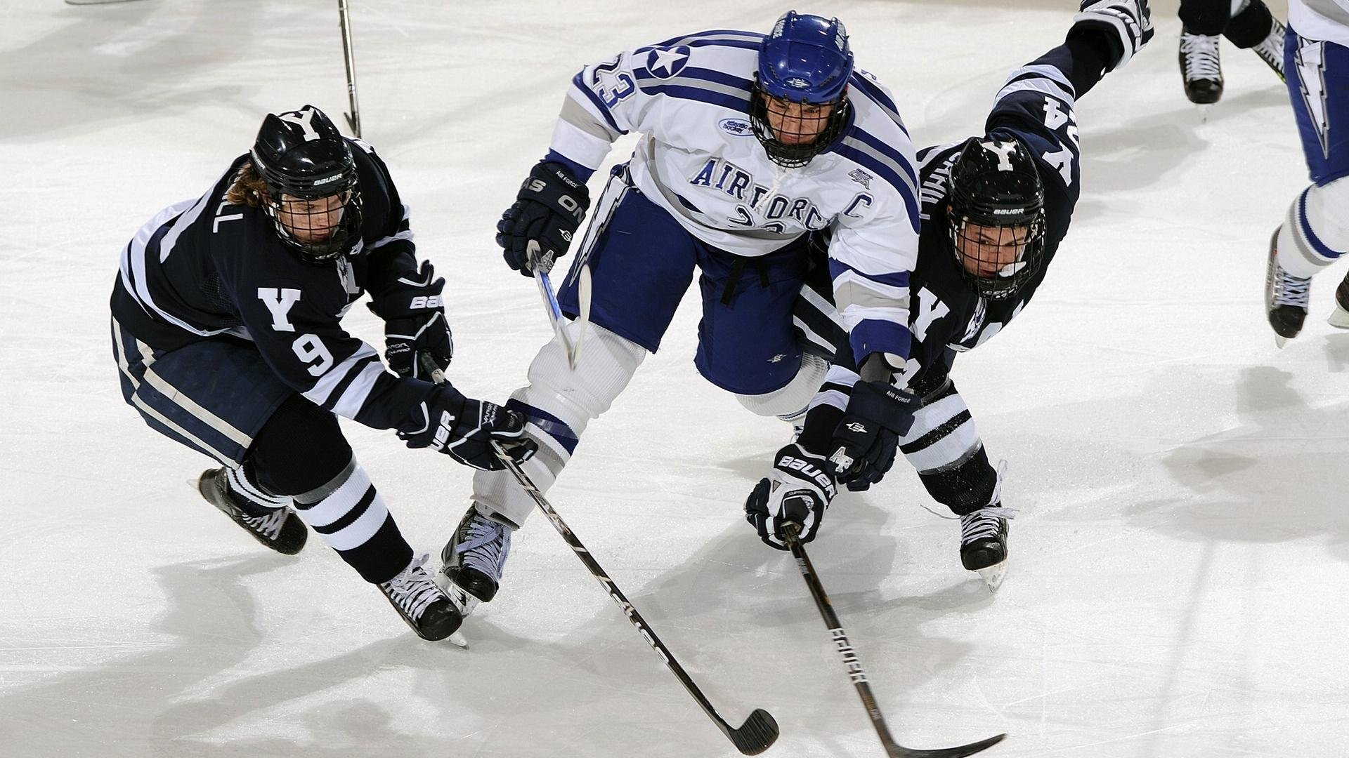 塞内加尔铁骑踏碎希腊神话，德甲争冠焦点战上演非洲力量