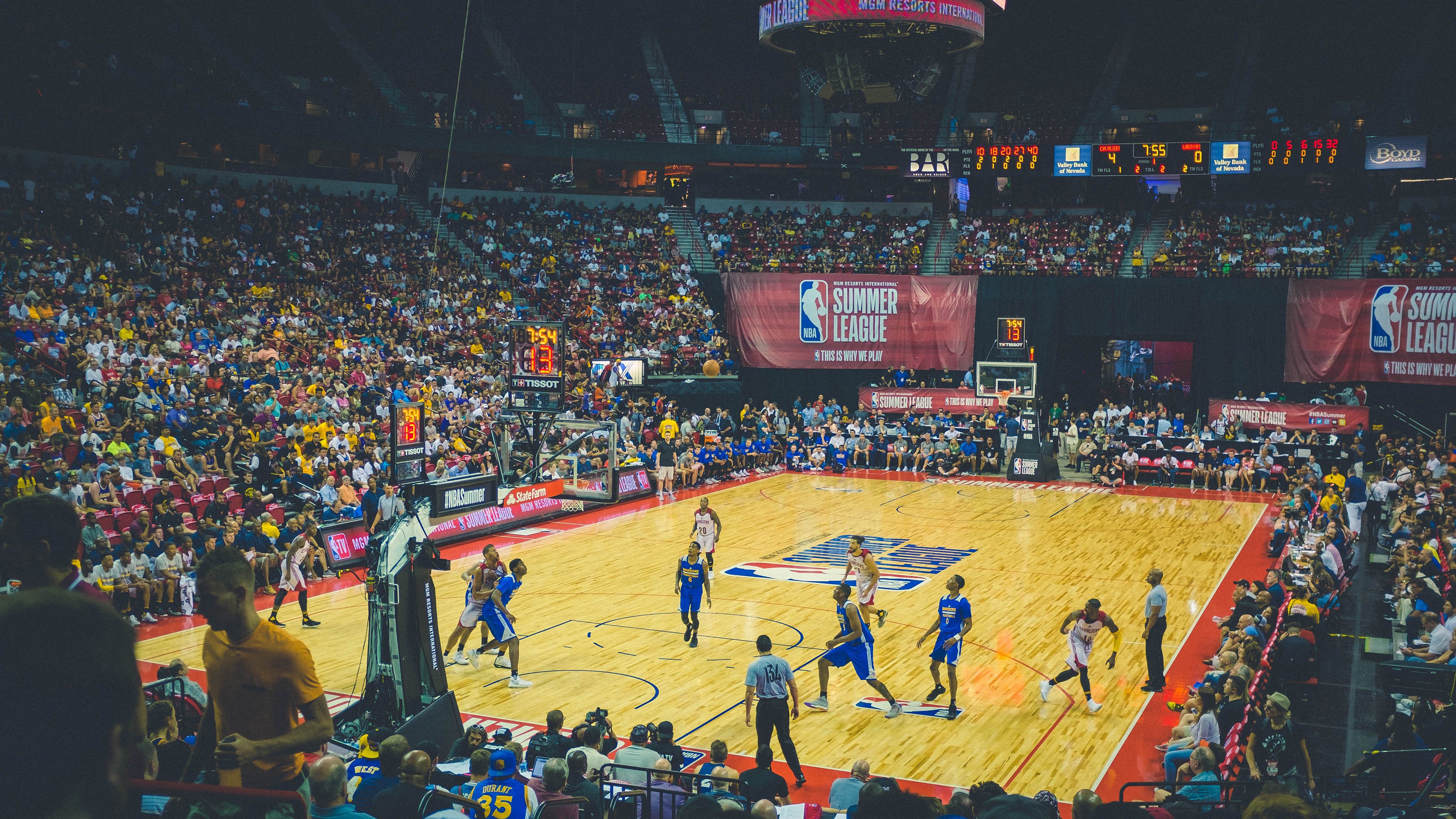 冷门与传奇，马里如何横扫哥伦比亚，苏亚雷斯如何成为关键先生